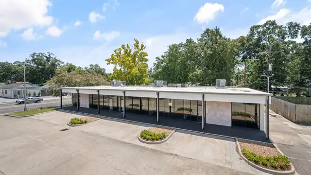 4950 Government St thumbnail 2