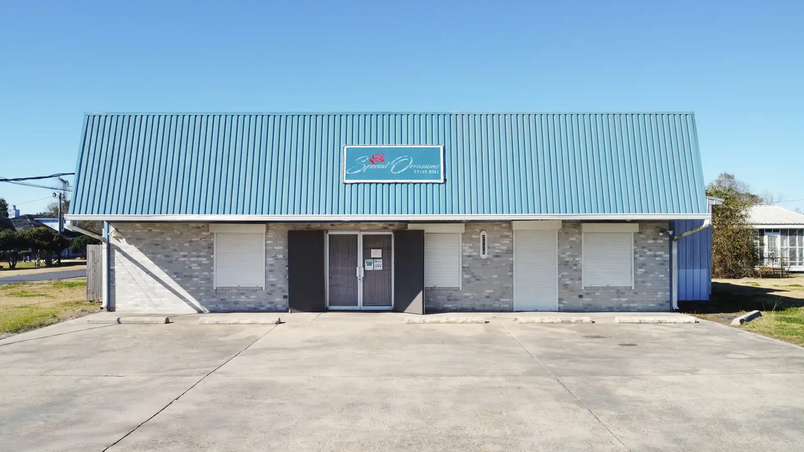 2176 W Main St - 3200 + sq ft