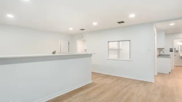 1010 Contractors Circle #C thumbnail 3