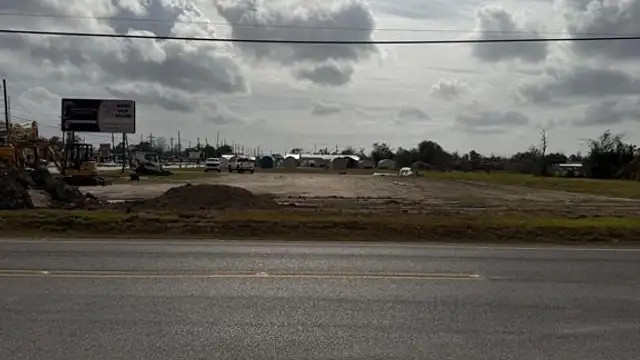 1102 Gerstner Memorial Dr thumbnail 3