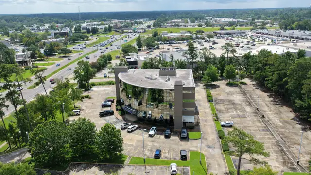 Mandeville Capital One Building thumbnail 5