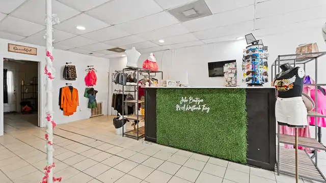 View image 17