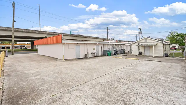 4211 Westbank Expy thumbnail 5