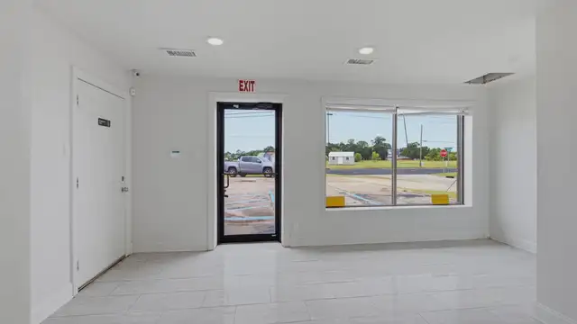1201 Gerstner Memorial Dr thumbnail 4