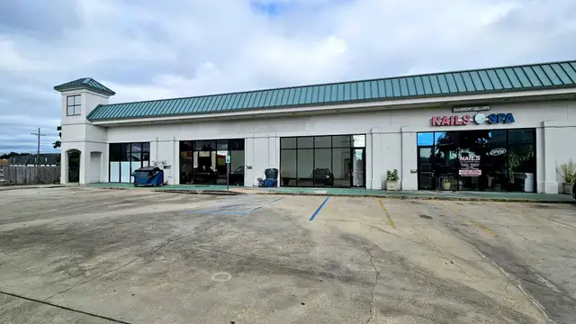 3409 Williams Blvd thumbnail 2