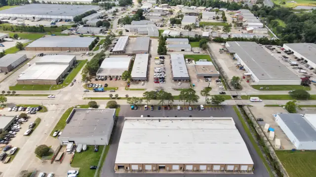 11931 Industriplex Boulevard thumbnail 4