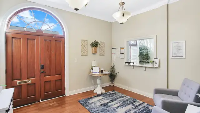 206 W 11th St thumbnail 4