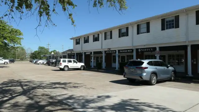 5163 General De Gaulle Drive thumbnail 4