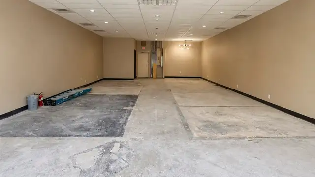 CrossRoads Shopping Center Suite 8 thumbnail 2