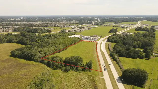 000 Ambassador Caffery Pkwy thumbnail 3
