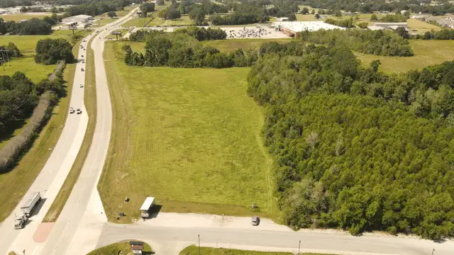 000 Ambassador Caffery Pkwy thumbnail 4