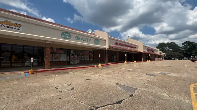 5355 - C - Capital Heights Shopping Center thumbnail 2
