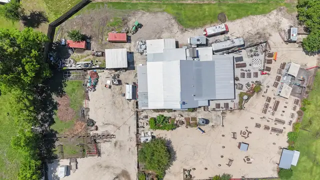 5590 Bayou Paul Rd thumbnail 2