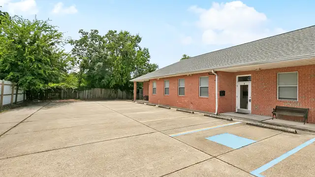 8000 Crowder Blvd Suite E thumbnail 2