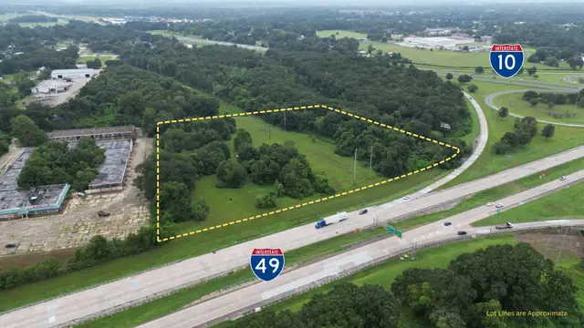 2712 NE Evangeline Thruway thumbnail 4