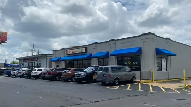 Restaurant Space For Lease - Business Available For Purchase thumbnail 2