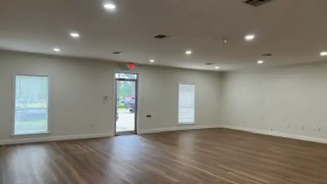 857 Collins Blvd Suite B thumbnail 4