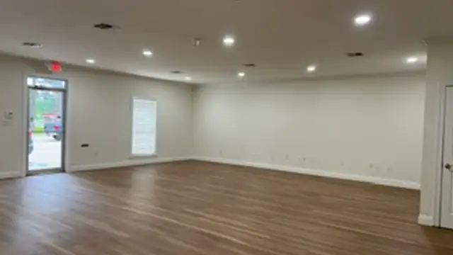 857 Collins Blvd Suite B thumbnail 5