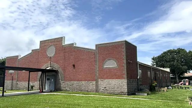 12000 Hayne Blvd thumbnail 2