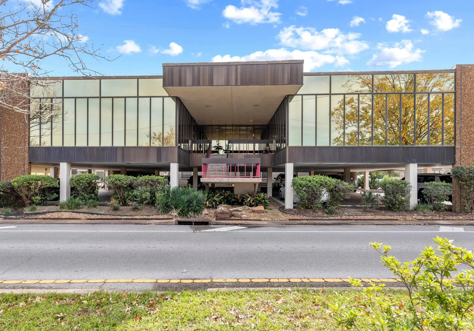 347 - HEYMANN OIL CENTER OFFICE SPACE FOR LEASE STE. 126