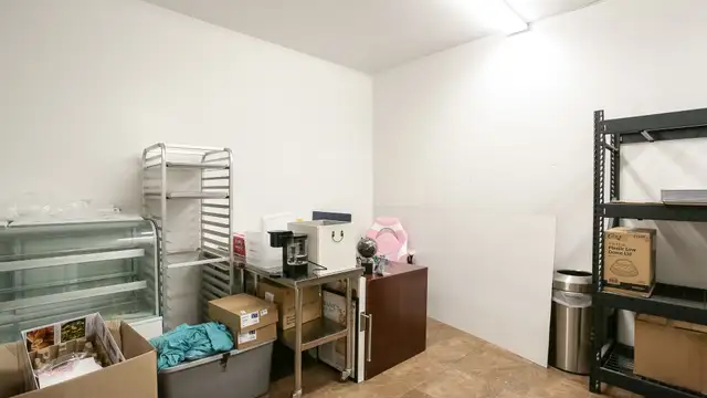206 W 11th St thumbnail 5