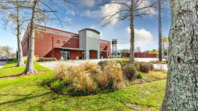 Sales/Service Building - 1740 Martin Luther King Blvd thumbnail 3