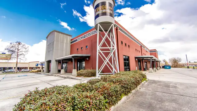 Sales/Service Building - 1740 Martin Luther King Blvd thumbnail 2