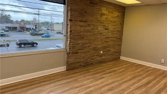 Prime Veterans Blvd Office Space thumbnail 5