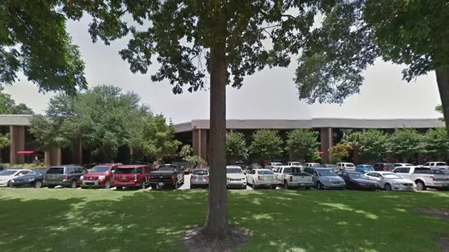 Lafayette Plaza thumbnail 3