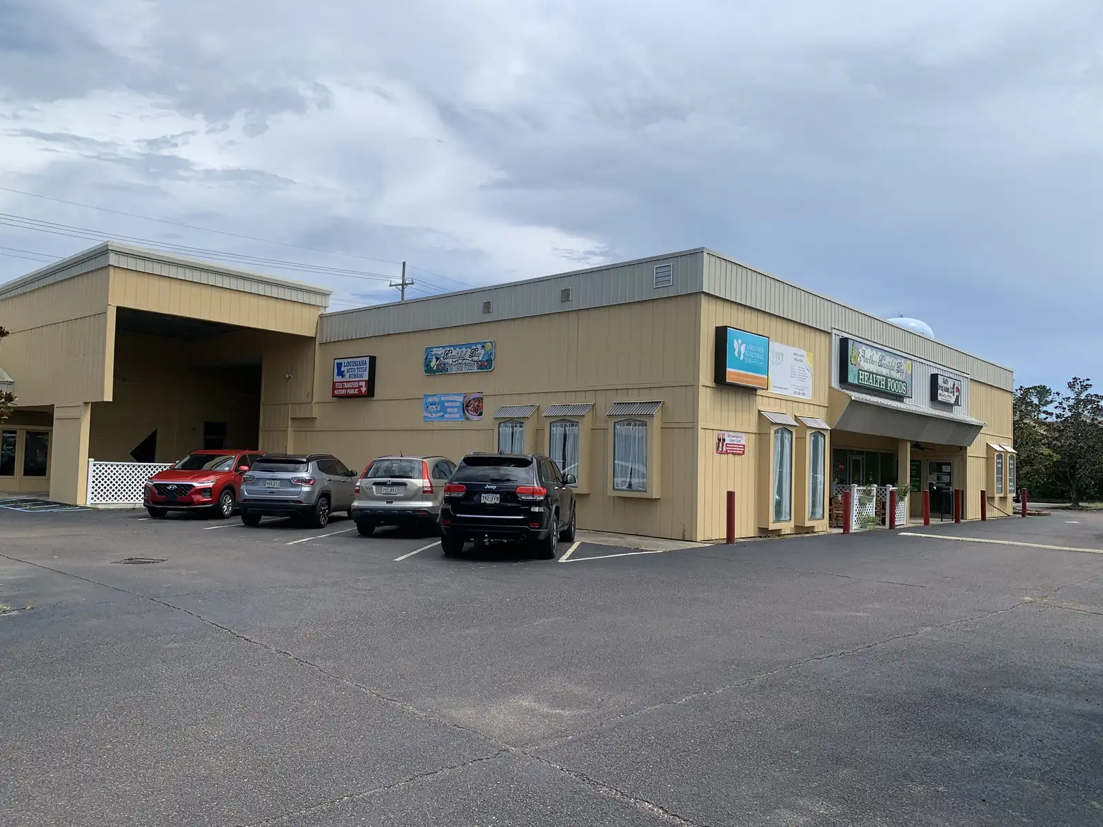 1705 N Causeway Blvd image 11