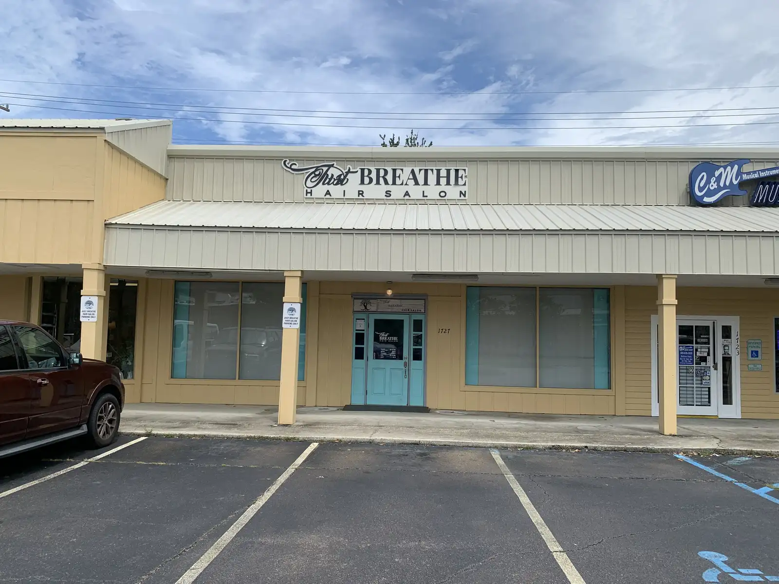 1705 N Causeway Blvd image 12