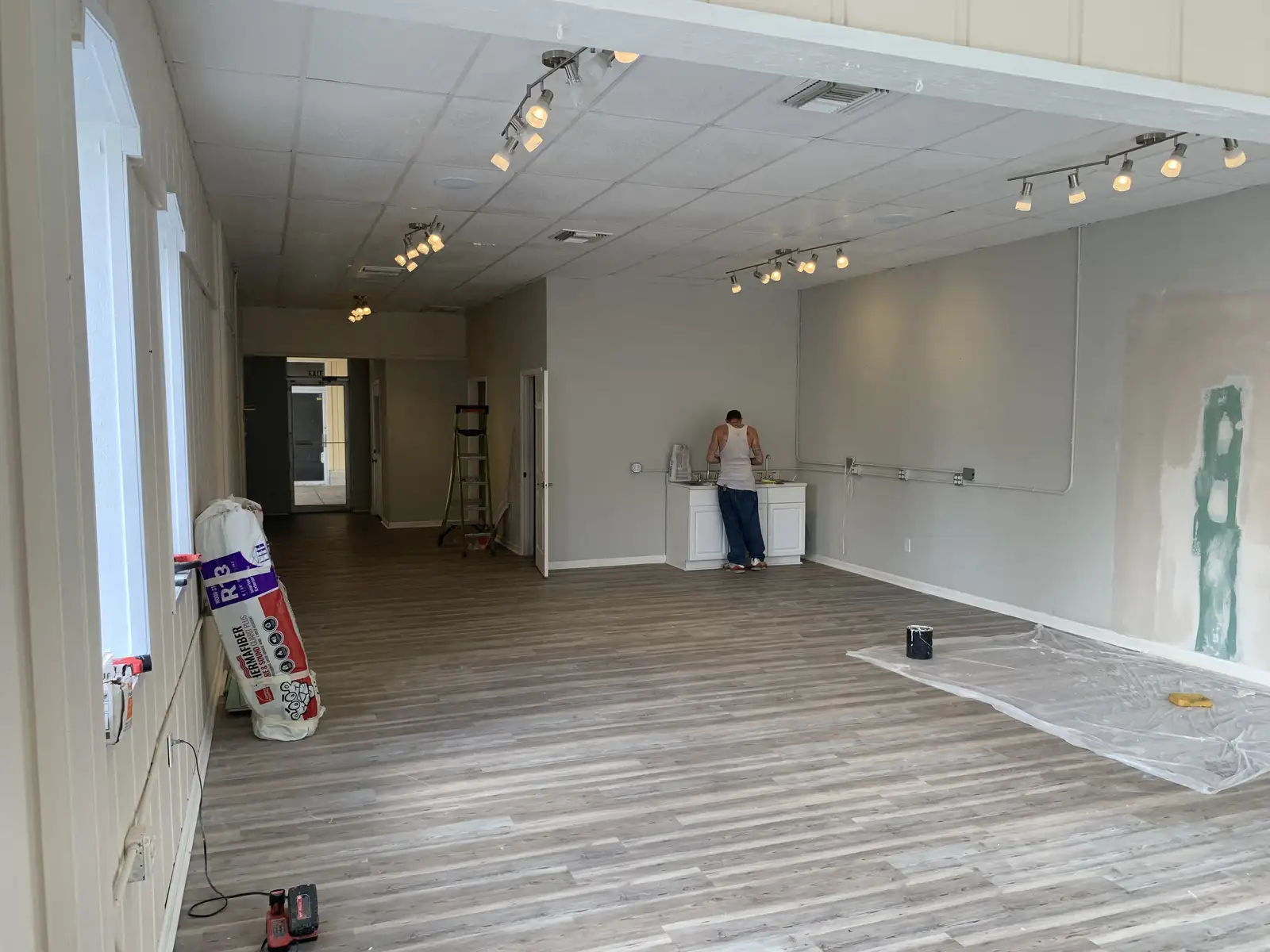 1705 N Causeway Blvd image 18