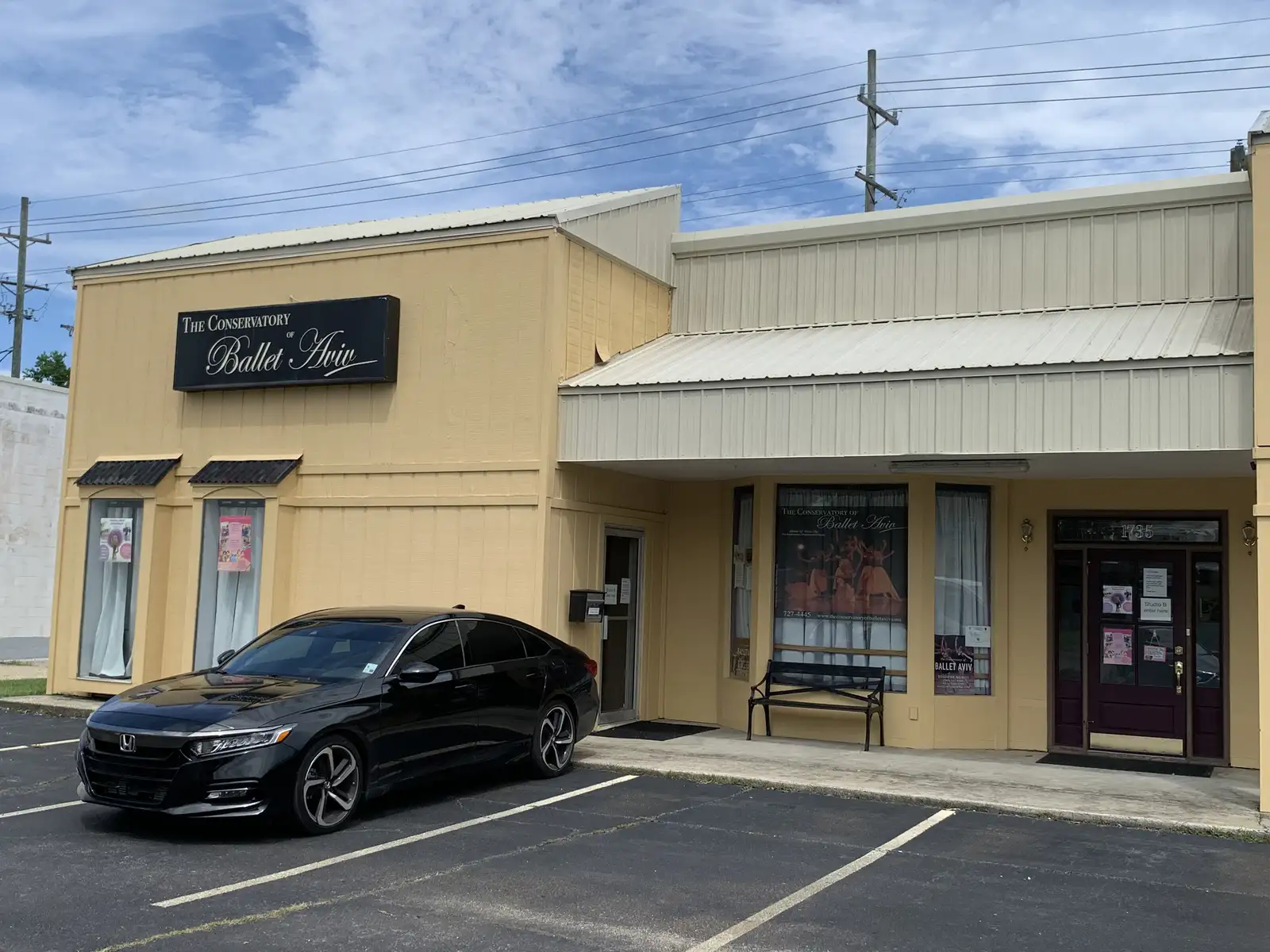 1705 N Causeway Blvd image 4