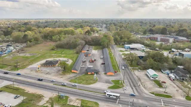4902 Airline Hwy thumbnail 3