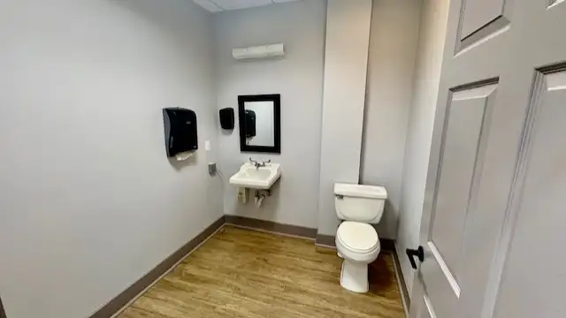 Suite 1 - 5555 Canal Blvd thumbnail 2