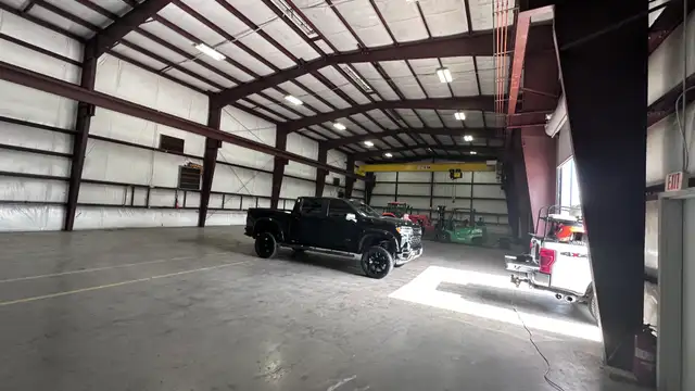 Crane Served & Conditioned Warehouse thumbnail 4