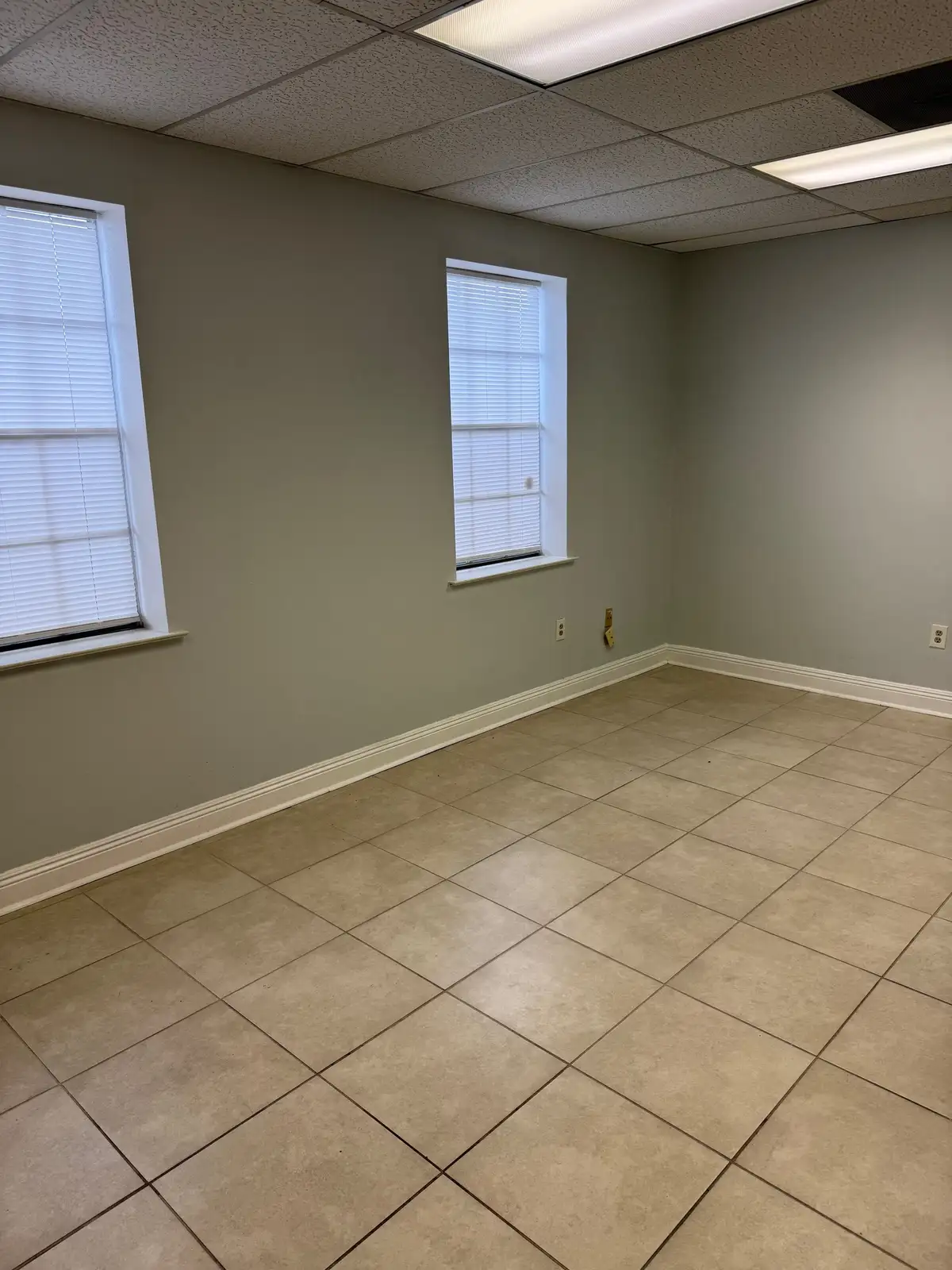 A102 - Highly Visible Office Space in Kenner