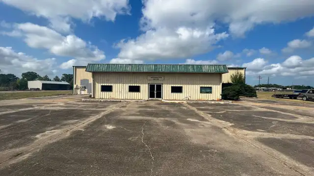 Lease space image