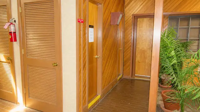 804 N Causeway Blvd Suite E thumbnail 4