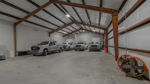 1031 E Hwy 30 thumbnail 4