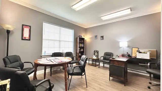 Office For Lease thumbnail 5