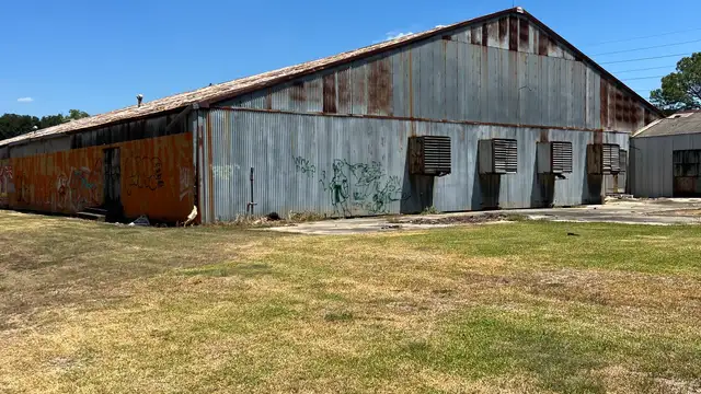 4450 North Street thumbnail 3