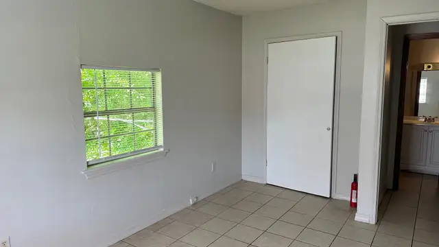 2-3 Bed/1 Bath & 2-2 Bed/1 Bath 4-Plex Unit thumbnail 5