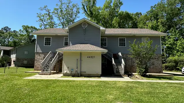 2-3 Bed/1 Bath & 2-2 Bed/1 Bath 4-Plex Unit thumbnail 2