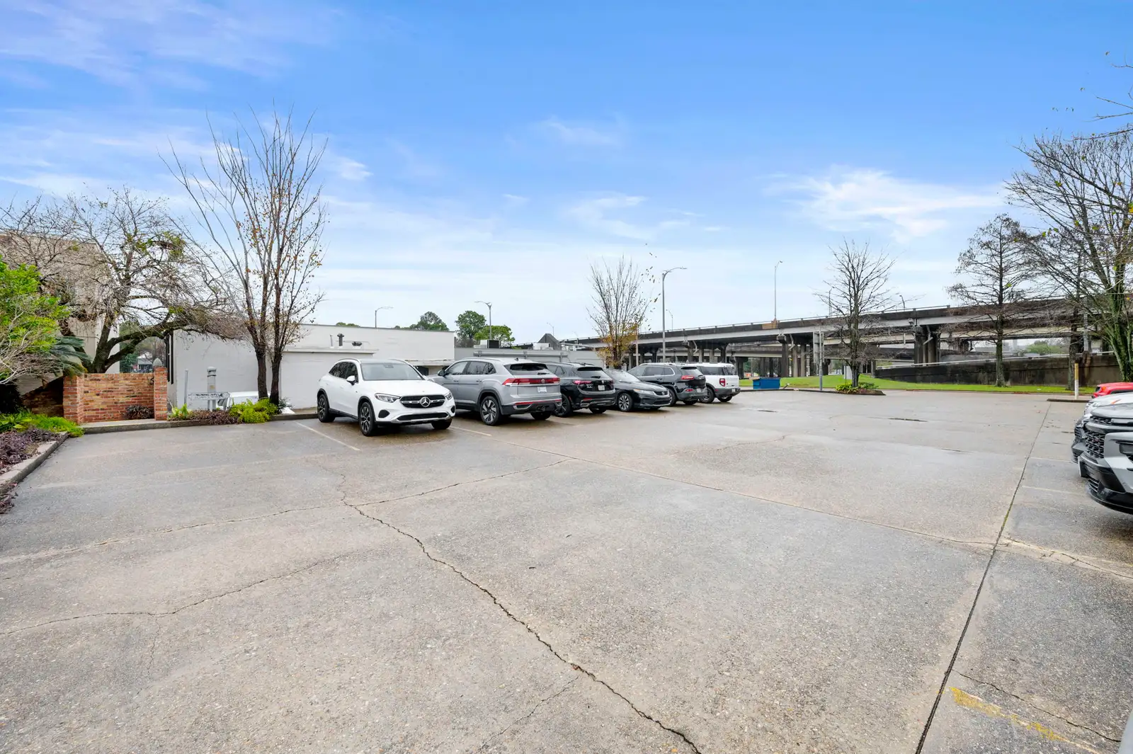 830 Main St image 28