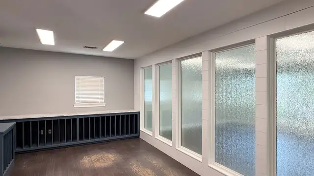 Move-In Ready Garden Office in Central thumbnail 4