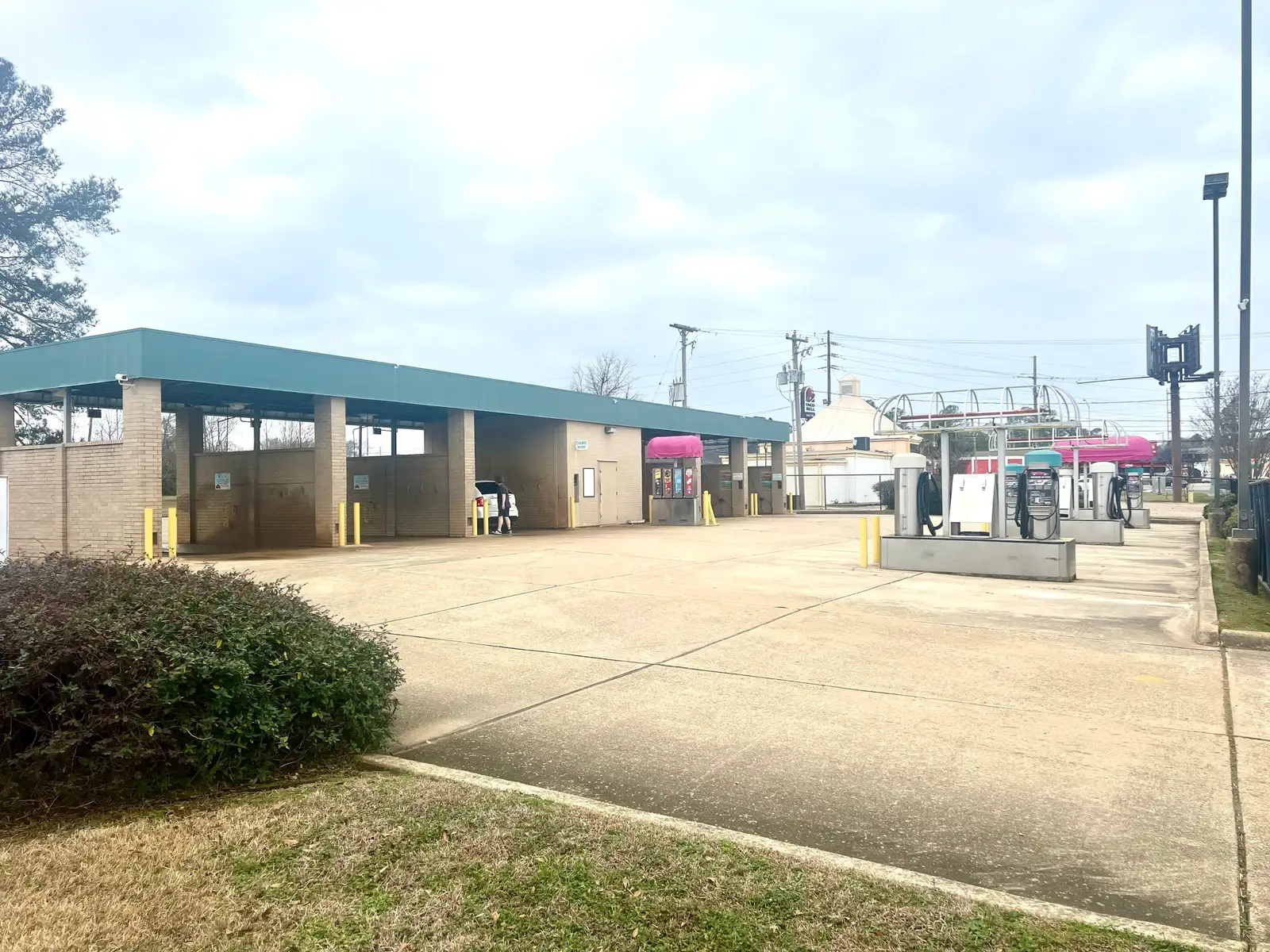 2828 Coronado Drive - Car Wash