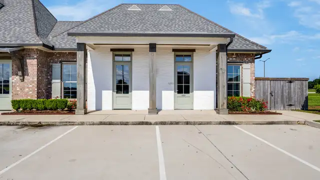 Suite 2 image