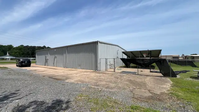 Multi-Use Building & Land on Mansfield thumbnail 2