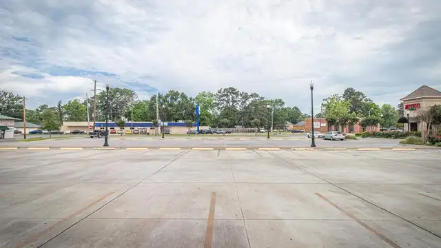 3600 Desiard Unit 1 thumbnail 3